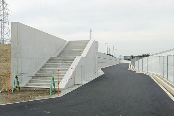 大和北道路下三橋町北地区拡幅工事